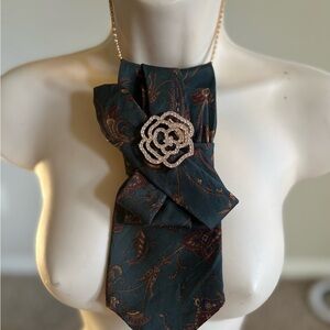 Elegant Dark Green Paisley Silk Scarf Necklace with Gold Floral Brooch